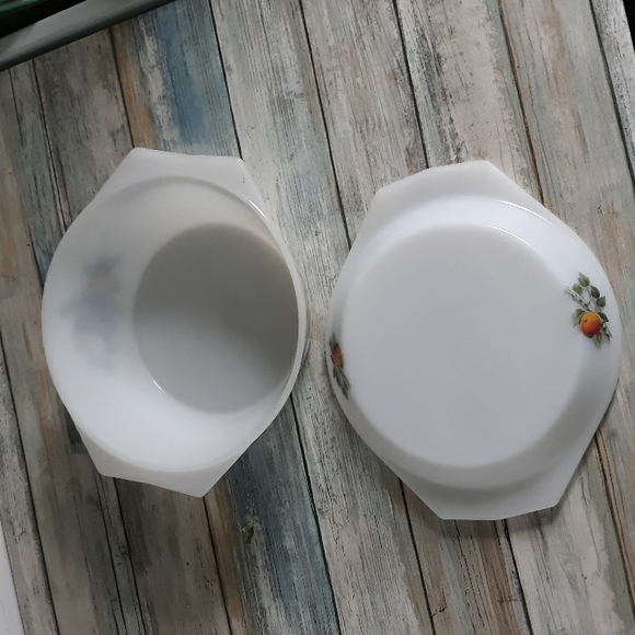 Vintage oven ware Fruit Motif 2pc - Picture 2 of 5